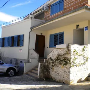 Maria Apartman Nin
